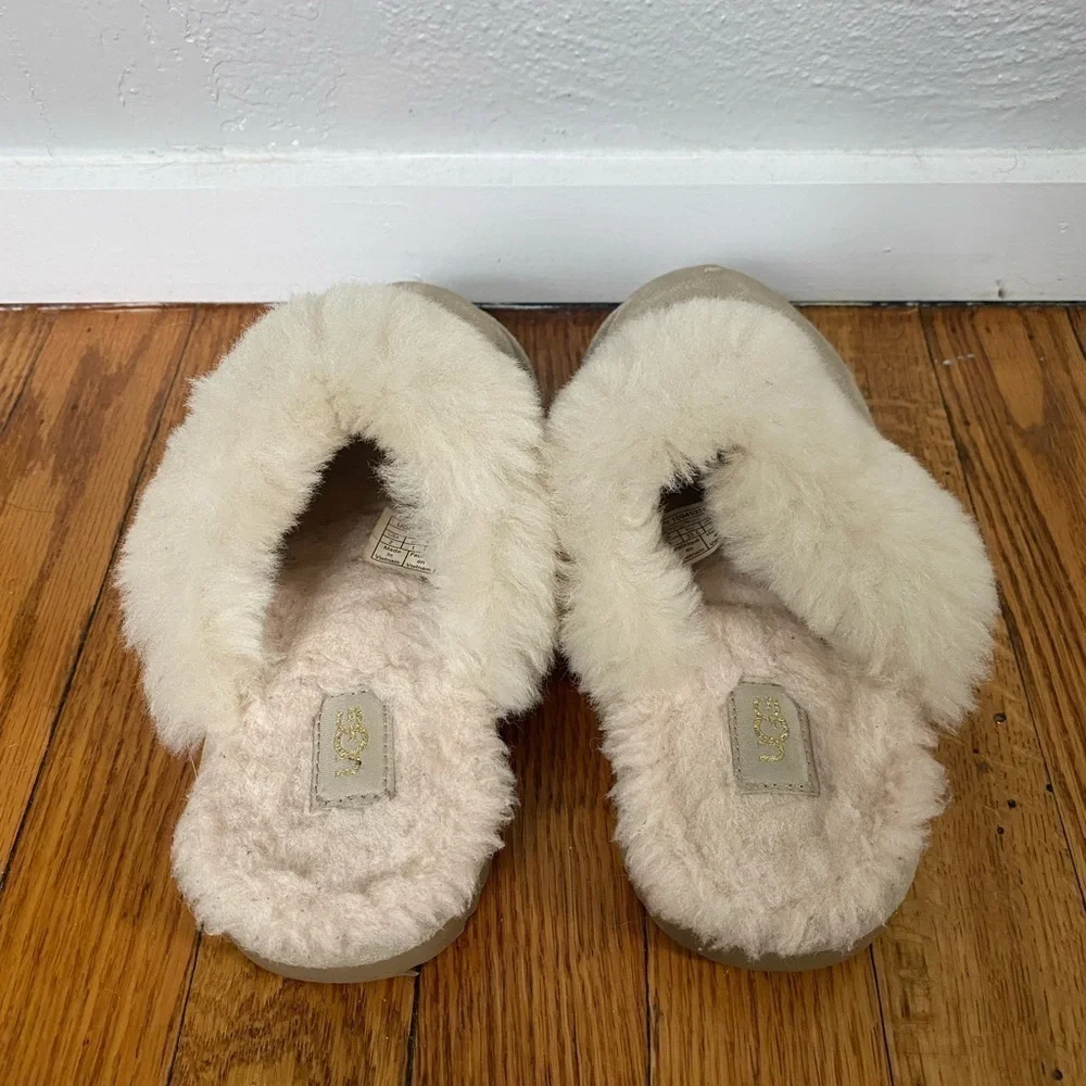 UGG Cozy Metallic Slipper Gold Girl’s Size 2